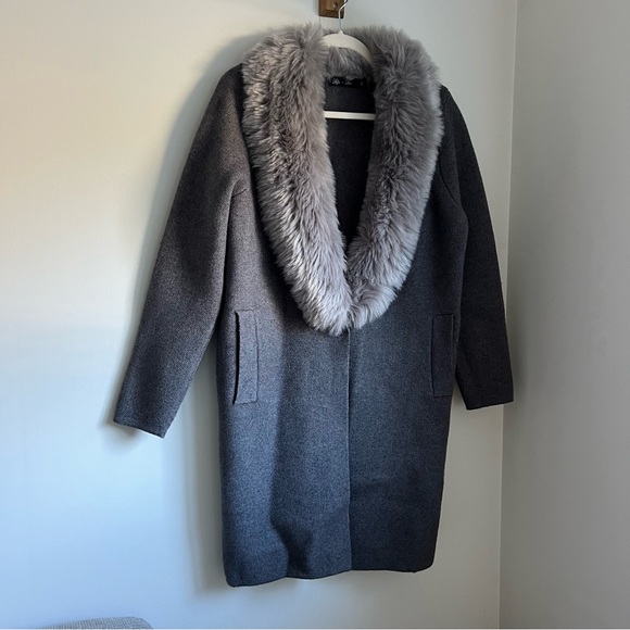Coat with faux fur trim - Picture 2 of 6